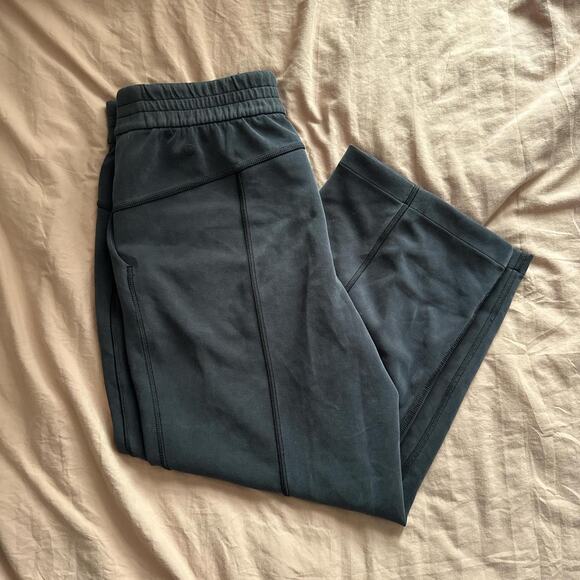 Lululemon Softstreme High-Rise Straight Leg Crop 8 - Picture 2 of 8